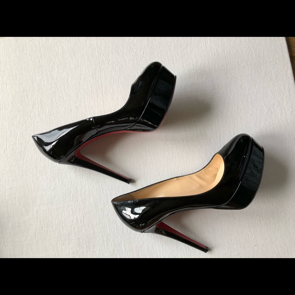christian louboutin bianca - Blemished